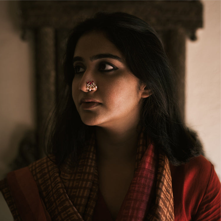 Oviyam 02 - Mookuthi - nose ornaments