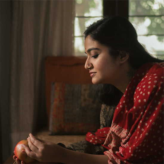 Oviyam 07 - Mookuthi - nose ornaments