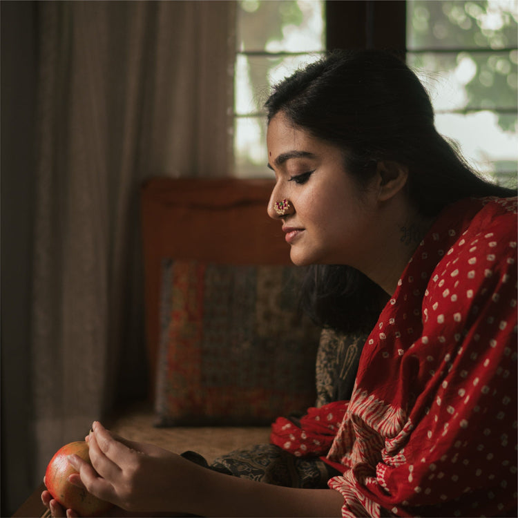 Oviyam 07 - Mookuthi - nose ornaments